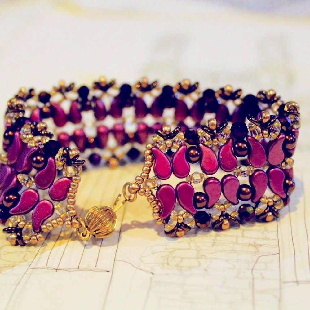 Vintage purple irregular bead patterned bracelet with ball clasp and gold beads